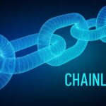 The Graph logo linked to Solana, Arbitrum, and Base chains via Chainlink’s CCIP, with GRT tokens flowing seamlessly across networks, representing expanded cross-chain utility.